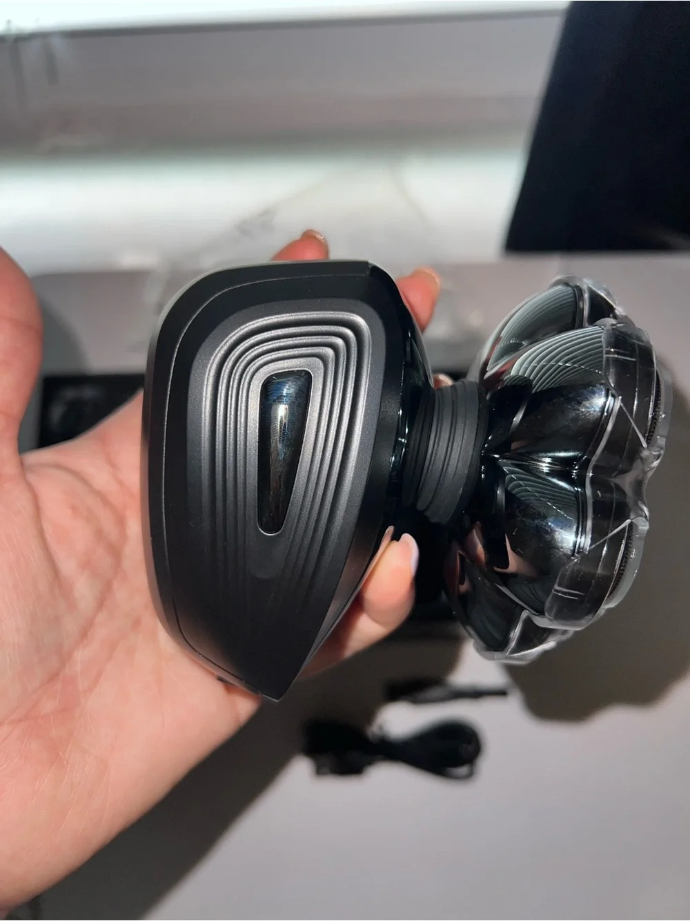 7D Floating Electric Shaver Cyruzi in Black